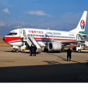 银川河东航空运输航空快运业稳步发展的原因是什么？